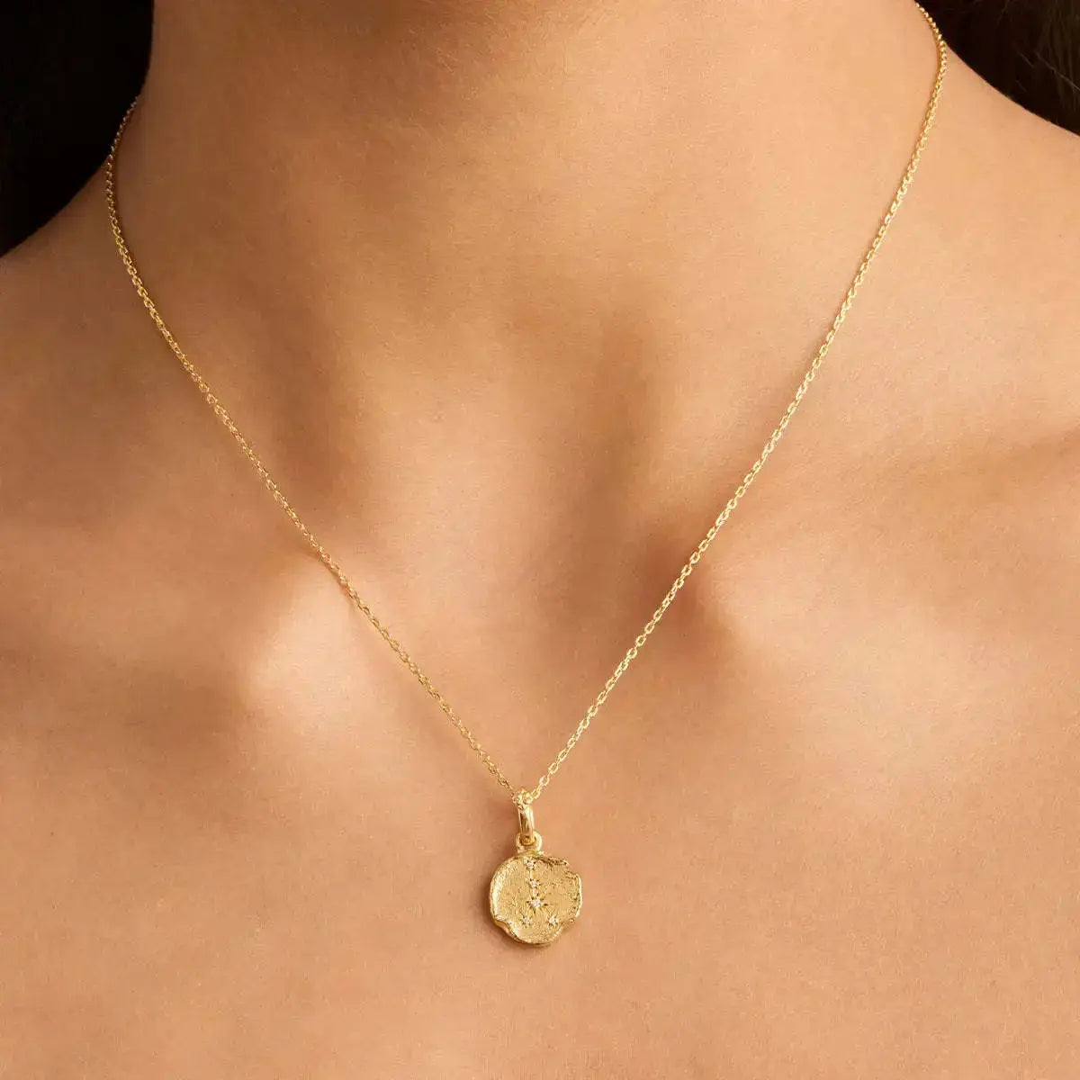 Collier Signe Astrologique Estampillé Doré Espace Astronomie Espace Astronomie